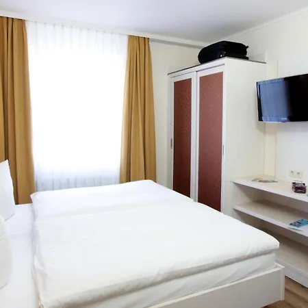 Park Hotel 3*